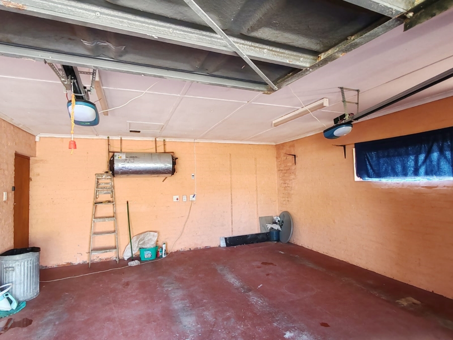 3 Bedroom Property for Sale in De Kelders Western Cape